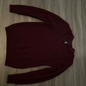 Maroon v-neck sweater